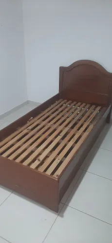 Cama de solteiro com gavetas