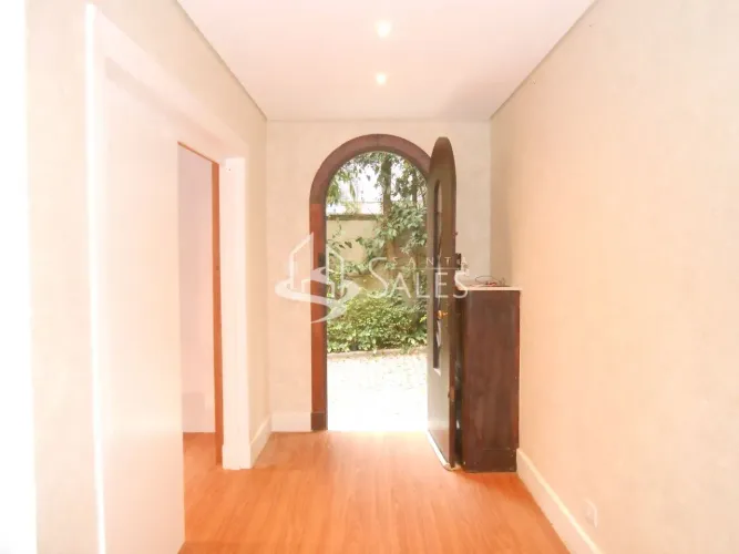 Aluguel de Casa em Higienópolis, São Paulo-SP: 2 Quartos, 1 Sala, 1 Banheiro - 59m² de Con