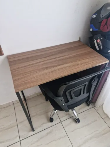 ? Escrivaninha + Cadeira para Estudos - Ótima Oportunidade!
