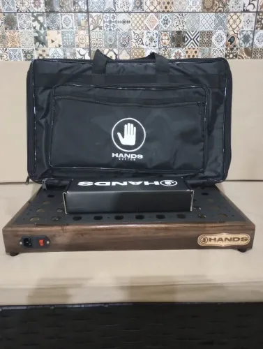 Pedalboard hands lite plus 50x30 imbuia ( não é Boss bcb-60 )