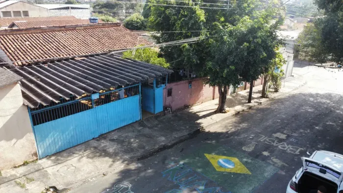 Imóvel para venda tem 576 metros quadrados com 4 quartos em Vila Santana - Goiânia - GO