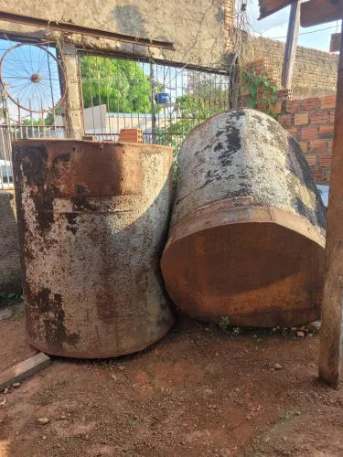 Vendo 2 pedaços de tubos flutuante 