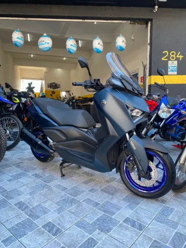 YAMAHA XMax 250 connected - 2025