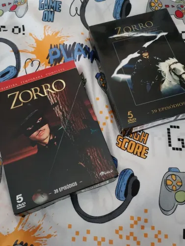 Série Zorro da 1 e 2 T em DVD Original completo com luva Faço Olx pay