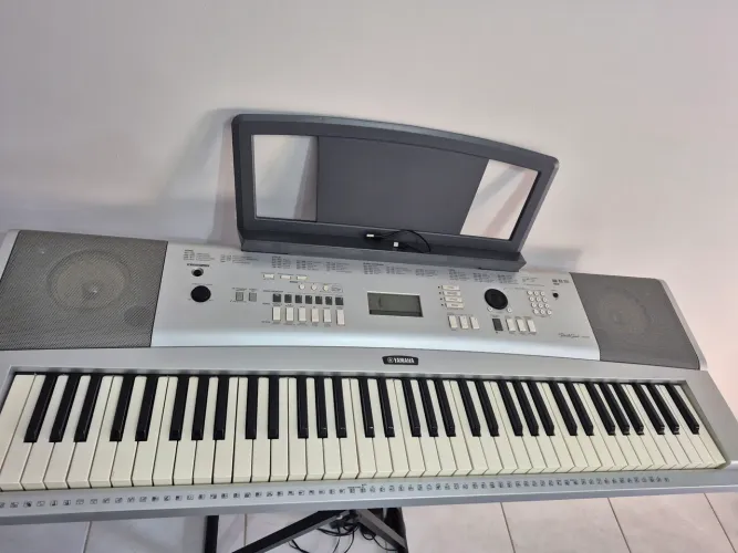 Teclado Eletrônico Yamaha