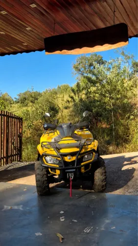 Vendo lindo Quadriciclo Can-Am