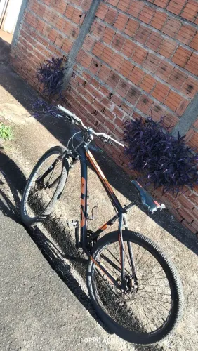 Vendo bike GTA aro 29 com freio hidráulico da marca Absolut