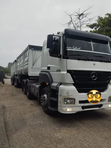 Vendo cavalo mecânico e BI caçamba 