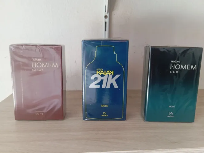 Perfumes lacrados .