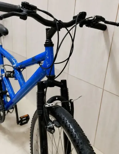 Bicicleta aro 26 dupla suspensão