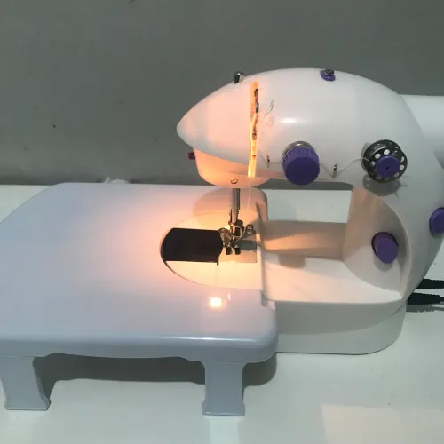 Máquina de costura portátil