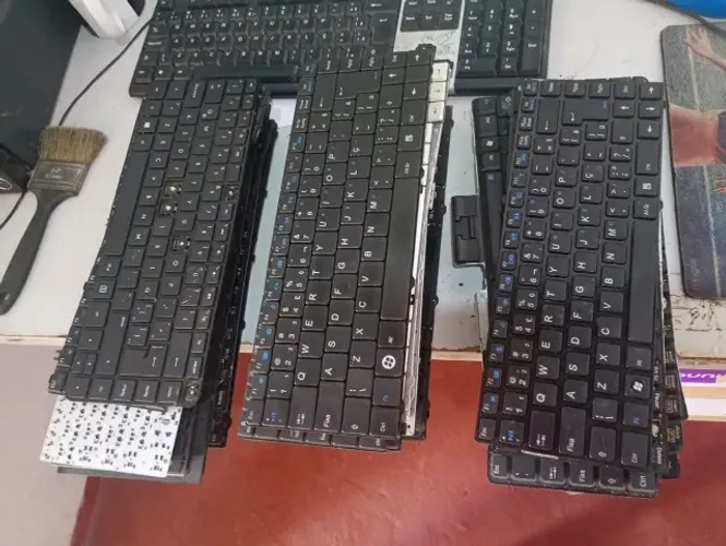 Teclado para vários modelos de notebook