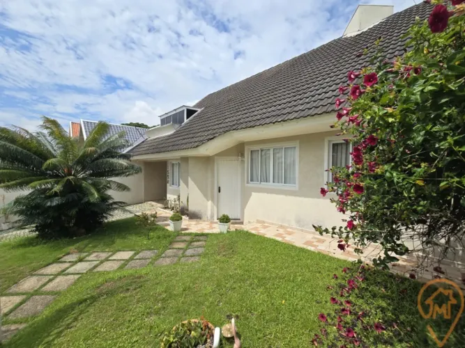 Casa Residencial com 3 quartos à venda por R$ 1395000.00, 442.00 m2 - BOQUEIRAO - CURITIBA