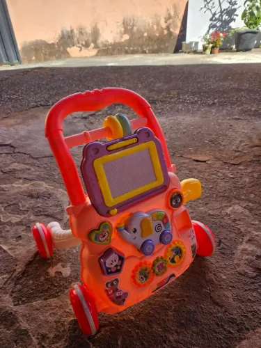 Andador infantil educativo