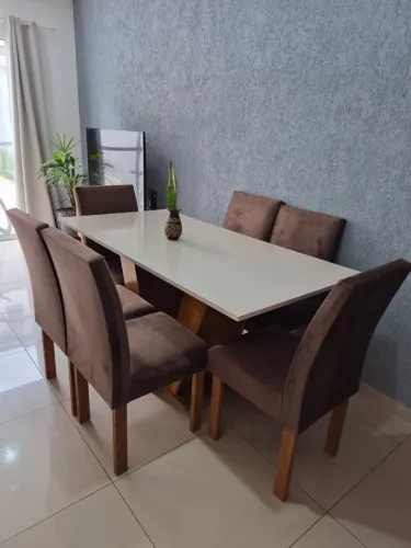 Mesa de jantar com 6 cadeiras