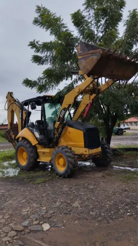 VENDO OU TROCO RETROESCAVADEIRA CARTEPILLAR 416-E 2013
