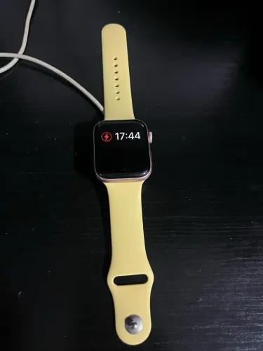 Apple Watch Séries 4 - 44mm Rose