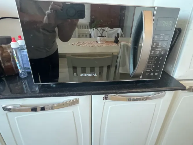 Micro-ondas Mondial 21L Espelhado