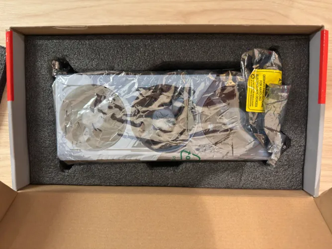 GPU RX 9070 XT Steel Legend Branca RGB Box C/ NF e garantia