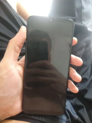 Moto g9 play precisa de troca a tela mas funciona assim tb, aparelho está funcionando!!! 