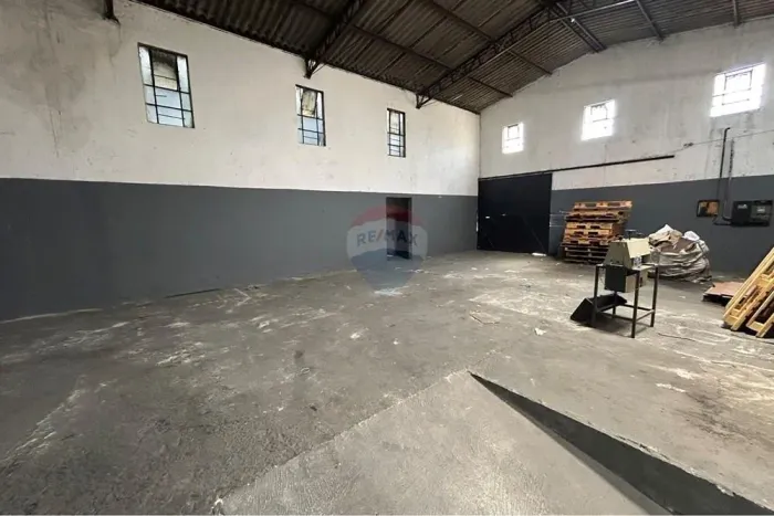 Galpão Industrial ZUP 1 em Capuava 500 m² Construídos | Pé-direito até 9m | Energia 180 K