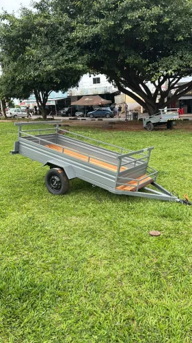 Reboque reforçado com solda mig pneus novos pronta entrega