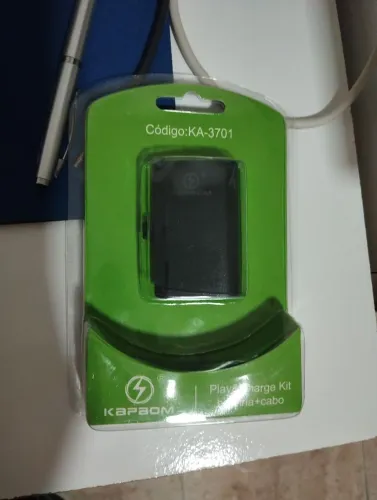Bateria e Cabo carregador para controle Xbox One Lacrado