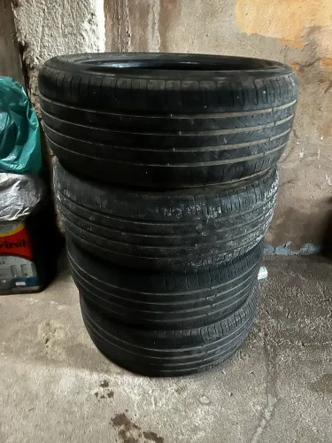 Pneus 215/55r17