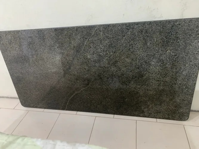Vendo mesa de metalon mais granito medida 2,00 por 1,00