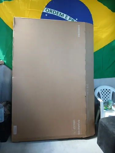 Caixa vazia de TV Samsung 75