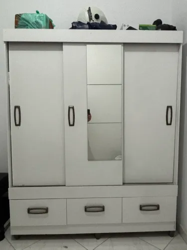 Guarda-roupa solteiro
