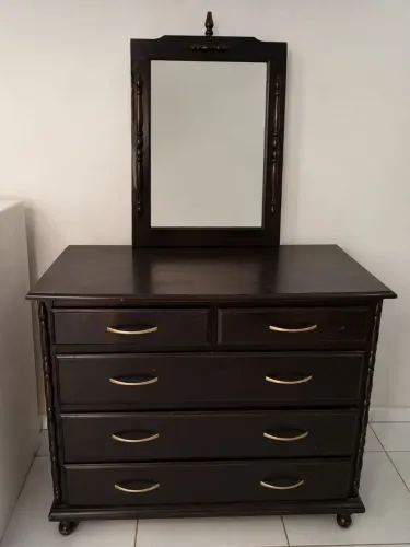 Cômoda com espelho
