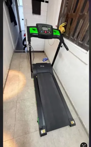 Esteira 12 velocidades em perfeito estado de funcionamento 2,100$