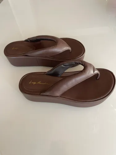 SANDÁLIA PLATAFORMA FLAT LUIZA BARCELOS