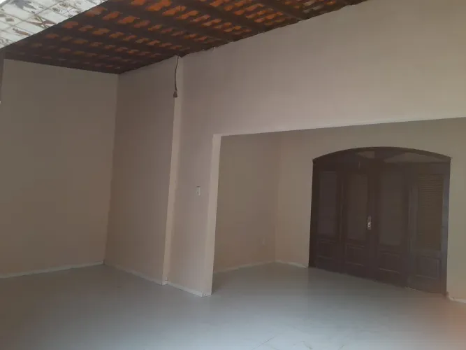 ALUGO CASA NO SANTO ANTÔNIO/ 3 QUARTOS 