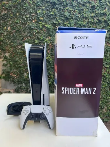 PlayStation 5 (PS5) 825GB com Leitor de Disco + Caixa Original