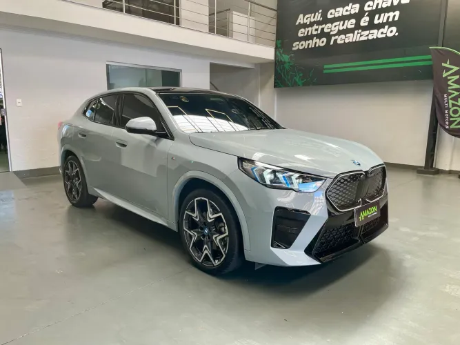 BMW IX 2 Xdrive 30 M Sport (elétrico) 2025