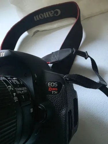 CANON T5I LENTE 18 55 + 50mm yougn