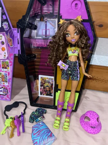 Boneca Clawdeen Wolf Skultimate Secrets 