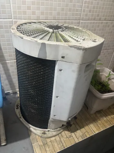 Ar condicionado com defeito 