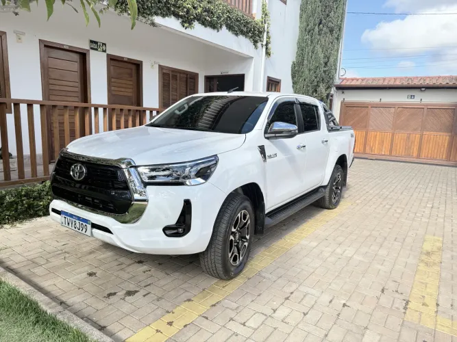 Toyota Hilux CD SRV 4X4 2.8 TDI Diesel Aut. 2025