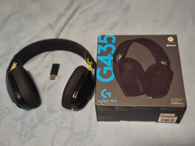 Headset Gamer Sem Fio Logitech G435 LIGHTSPEED + Bluetooth - Na Caixa