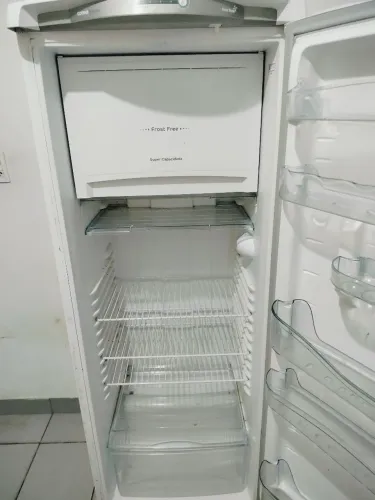 Geladeira facilite Frost Free 