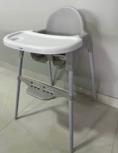 Vendo Cadeirinha de alimentação voyage cinza