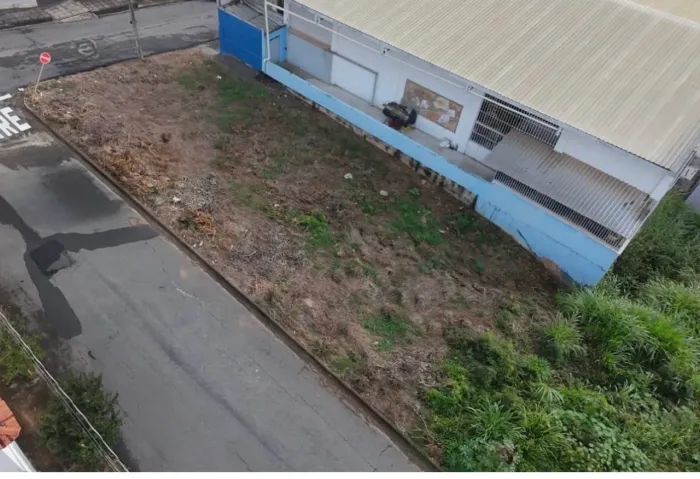 Terreno de esquina á venda - Bairro: Santa Luíza 