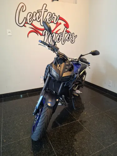 YAMAHA MT-09 AZUL 2023