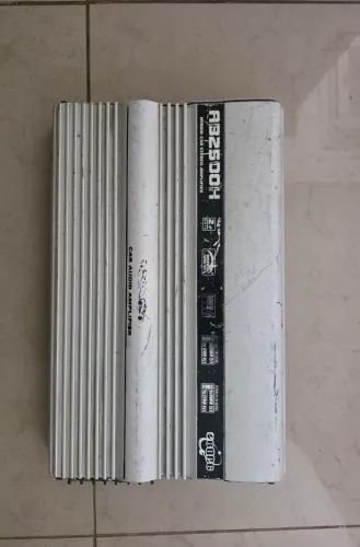 Amplificador som automotivo 