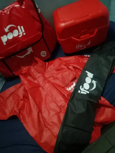Bag , baú e capa de chuva tamanho "M"
