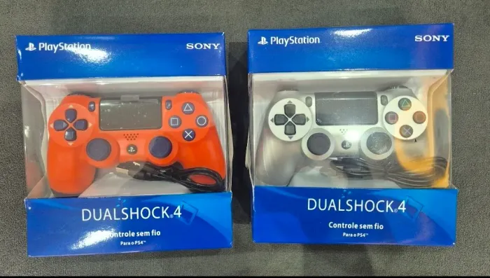 Kit Controle de PS4 DUALSHOCK na caixa!