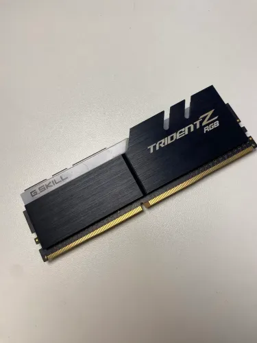 Memória 8 GB G.Skill Trident Z 3200mhz DDR 4 RGB